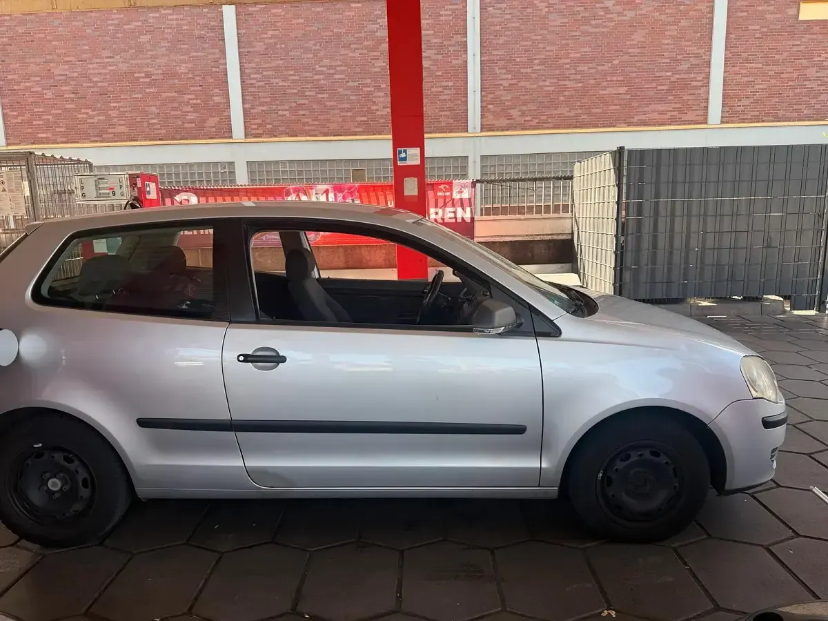 Gebraucht VW Polo 75 PS (55 kW) 2008 Silber Kleinwagen