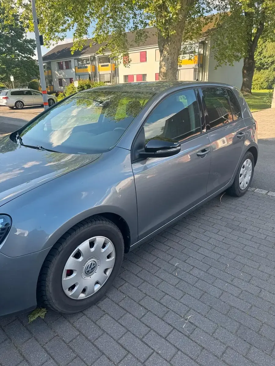 Gebraucht VW Golf VII 105 PS (77 kW) 2012 Grau Limousine