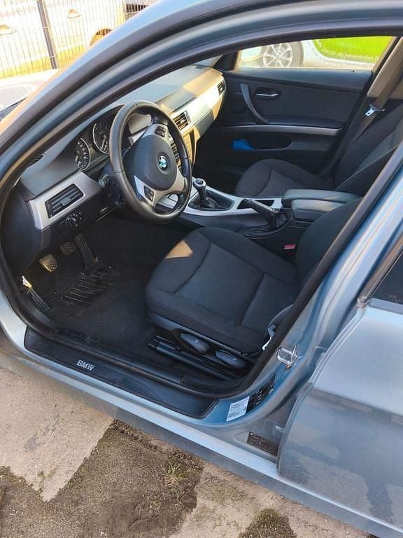Gebraucht BMW 320 170 PS (125 kW) 2005 Grau Kombi