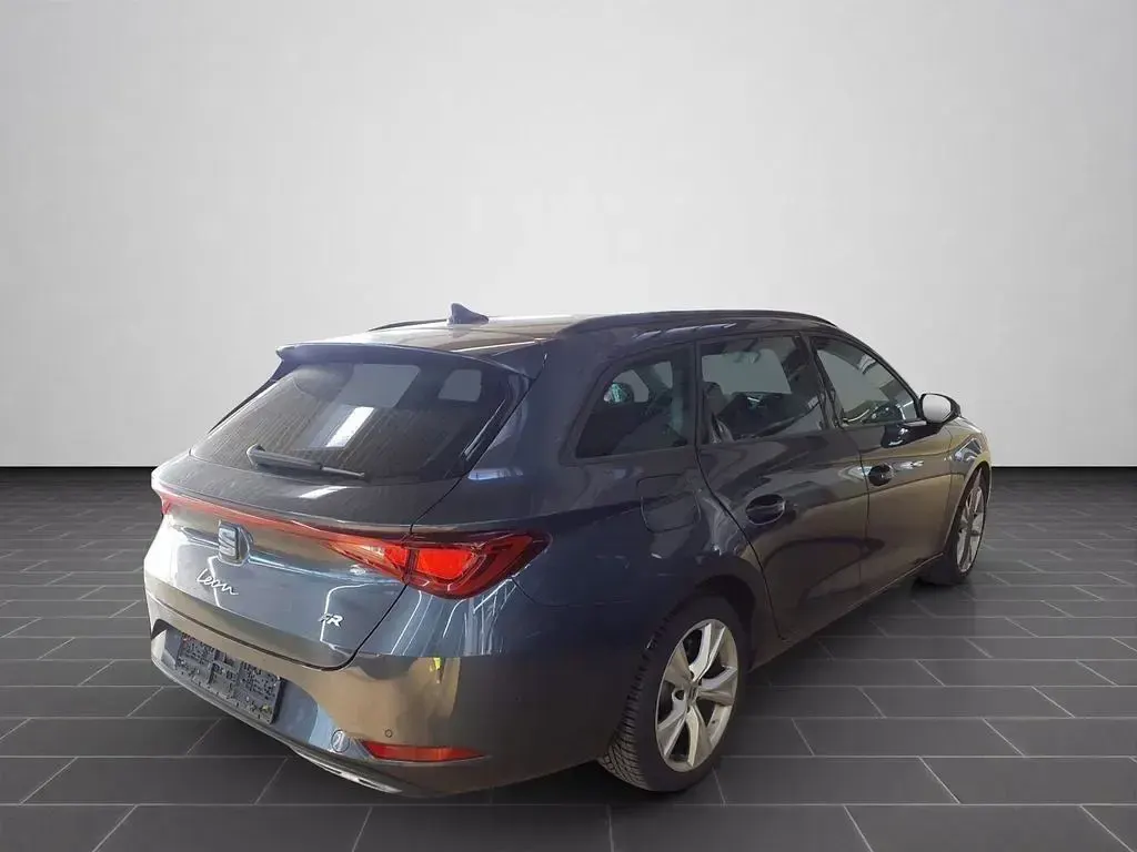 Gebraucht Seat Leon FR 150 PS (110 kW) 2025 Magnetic grau metallic (metallic) Limousine
