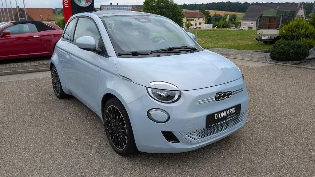 Gebraucht Fiat 500e Icon 86 kW (118 PS) 2022 Blau Limousine