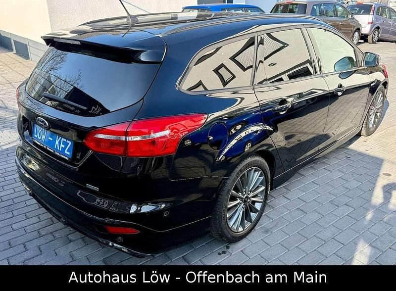 Usata Ford Focus ST-Line 125 CV (91 kW) 2017 Nero Station wagon