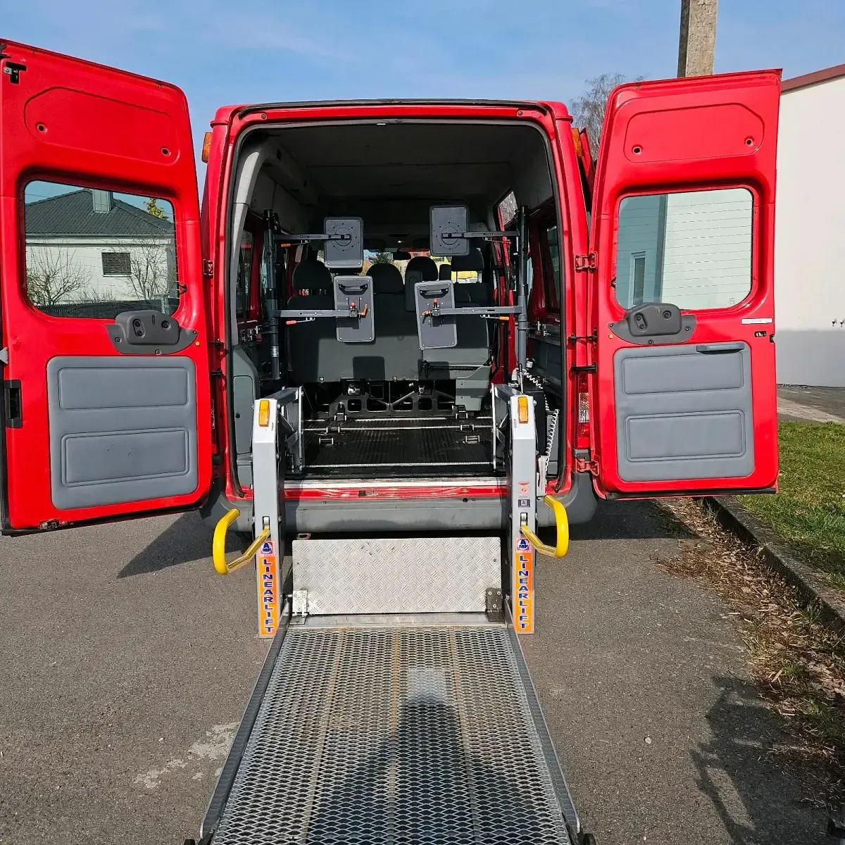 Gebraucht Ford Transit 2010 Rot Van / Kleinbus