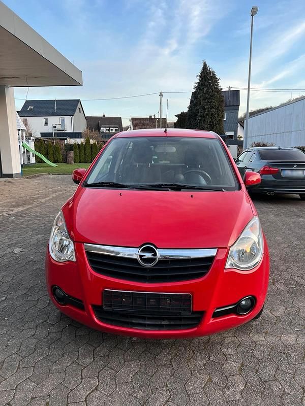 Gebraucht Opel Agila 86 PS (63 kW) 2012 Rot Kleinwagen