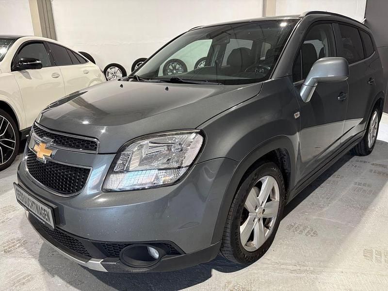 Grau Gebraucht 2011 Chevrolet Orlando LTZ Van / Kleinbus | 3.900 € (Guter Preis) - Bild 1/4
