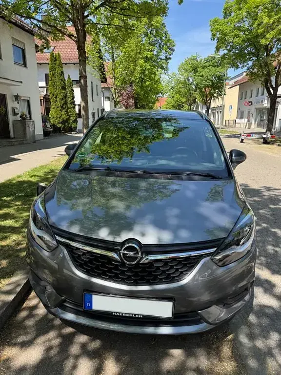 Gebraucht Opel Zafira S 136 PS (100 kW) 2019 Grau Van / Kleinbus