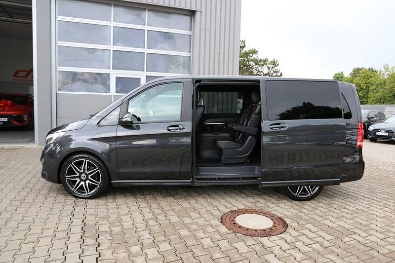 Gebraucht Mercedes V300 AMG 237 PS (174 kW) 2019 Grau Van / Kleinbus