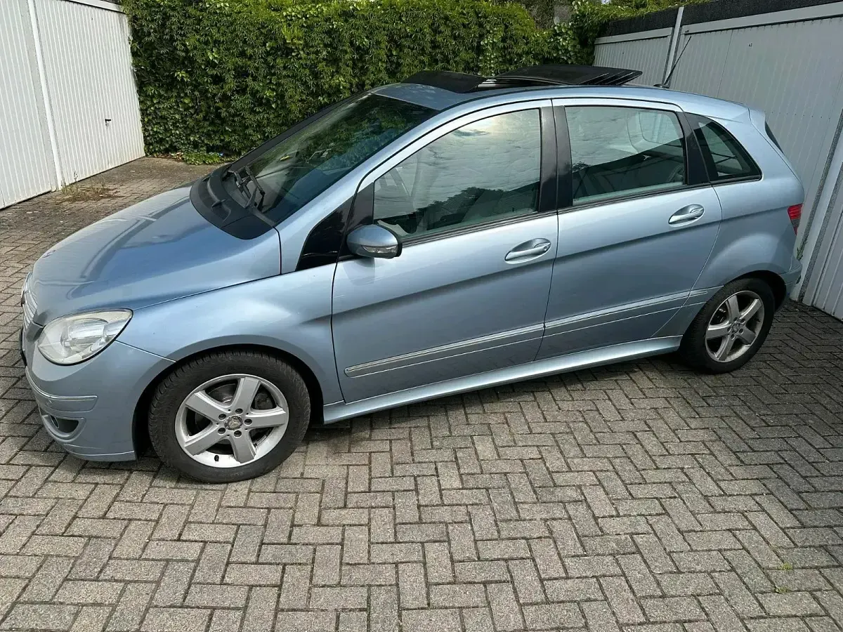 Gebraucht Mercedes 200 140 PS (102 kW) 2006 Blau Limousine