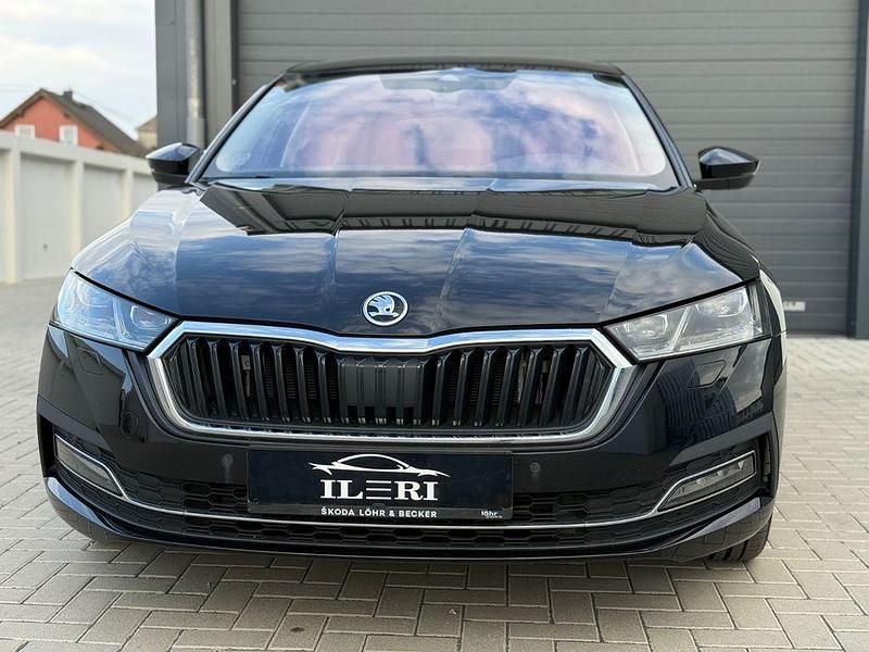 Second-hand Skoda Octavia First Edition 150 CP (110 kW) 2020 Negru Berlinǎ