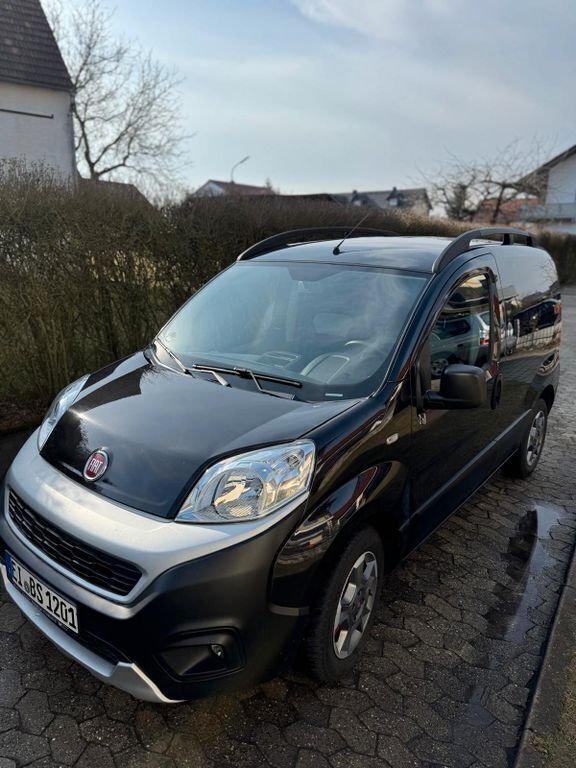 Schwarz Gebraucht 2019 Fiat Fiorino Van / Kleinbus | 10.900 € - Bild 1/4