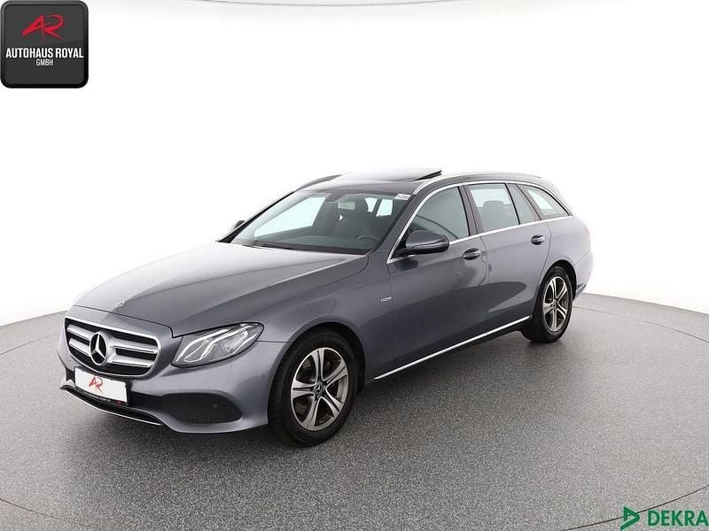 Grau Gebraucht 2018 Mercedes E200 Avantgarde Limousine | 25.480 € (Guter Preis) - Bild 1/4