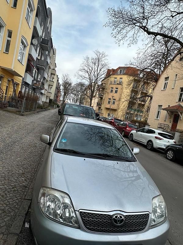 Gebraucht Toyota Corolla 110 PS (80 kW) 2004 Silber Limousine