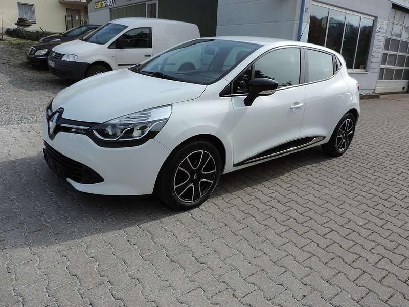 Weiß Gebraucht 2015 Renault Clio IV Dynamique Kleinwagen | 7.480 € (Fairer Preis) - Bild 1/4