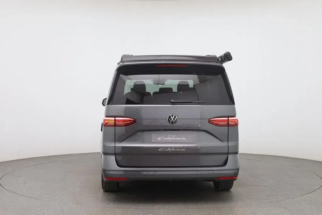 Neu VW California Beach 150 PS (110 kW) 2026 Grau Van