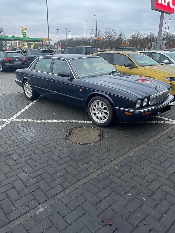 Gebraucht Jaguar XJ8 237 PS (174 kW) 1999 Blau Limousine