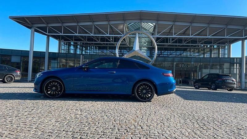 Gebraucht Mercedes E450 367 PS (269 kW) 2023 Blau Coupé