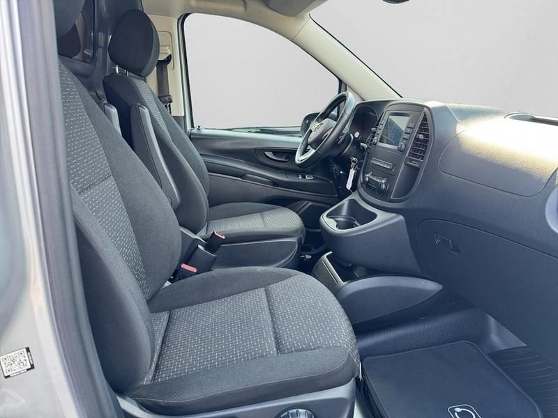 Używany Mercedes e-Vito 62 kW (85 KM) 2023 Srebrny Van