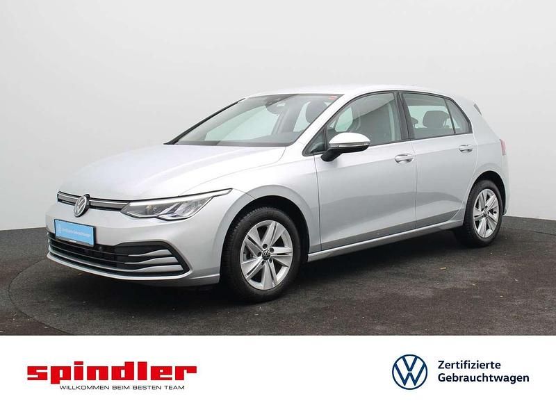 Reflexsilber metallic Gebraucht 2023 VW Golf VIII Life Limousine | 20.880 € (Guter Preis) - Bild 1/3