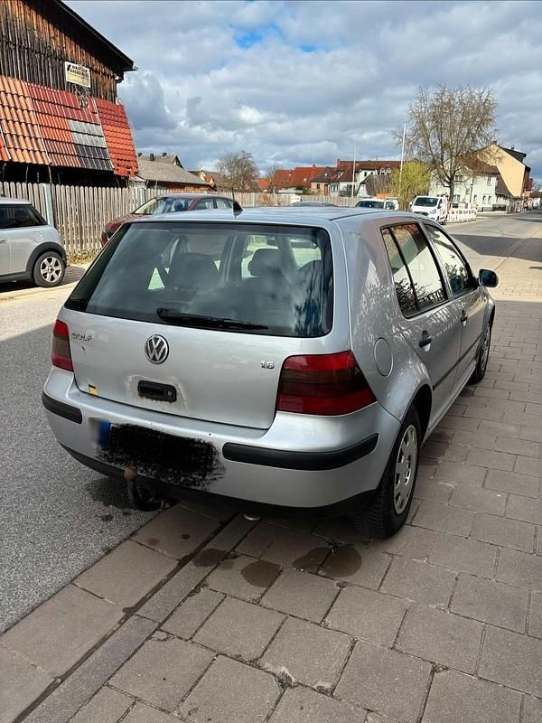 Gebraucht VW Golf IV 104 PS (76 kW) 2001 Silber Kleinwagen