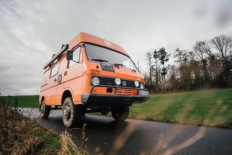 Second-hand VW LT 75 CP (55 kW) 1982 Portocaliu Monovolum