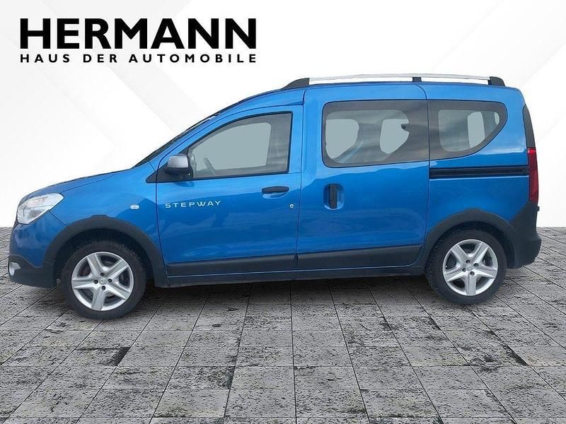 Gebraucht Dacia Dokker Celebration 116 PS (85 kW) 2017 Adriablau (blau) Van / Kleinbus