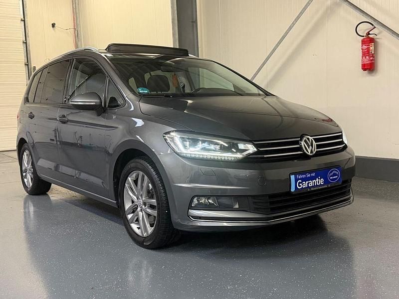 Grau Gebraucht 2017 VW Touran Sound Van / Kleinbus | 16.900 € (Fairer Preis) - Bild 1/4