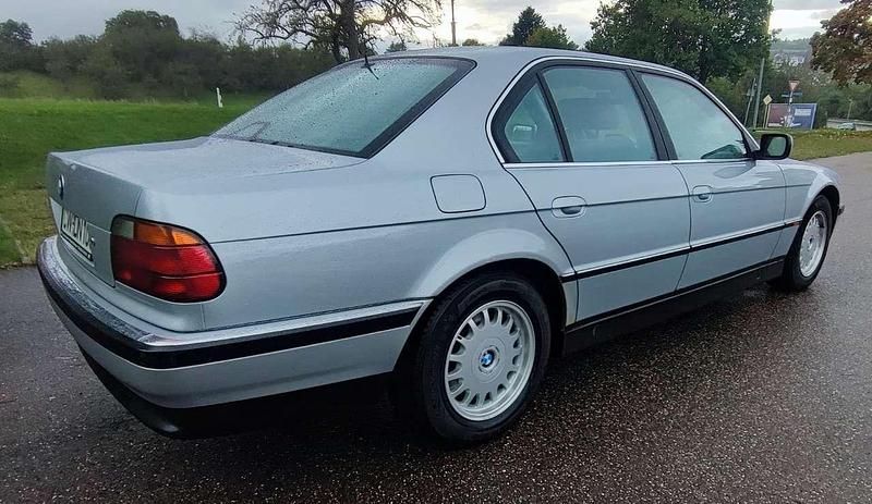Gebraucht BMW 735 235 PS (172 kW) 1997 Silber Limousine
