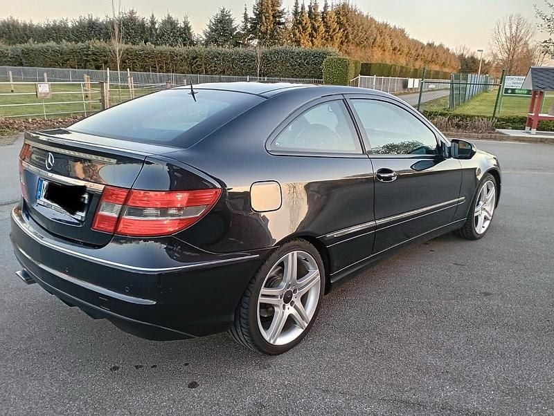 Gebraucht Mercedes CLC220 150 PS (110 kW) 2009 Blau Kleinwagen