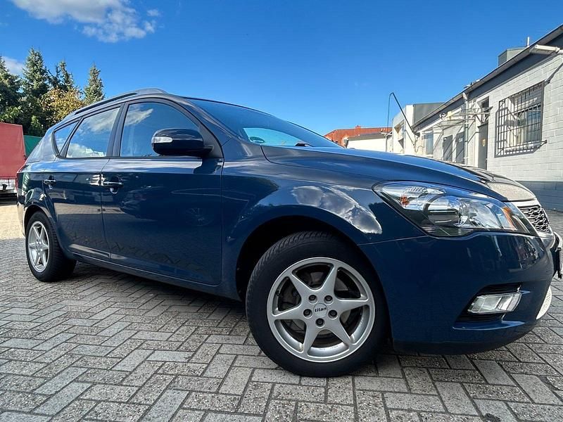 Blau Gebraucht 2009 Kia Ceed Sportswagon Kombi | 3.990 € (Fairer Preis) - Bild 1/4