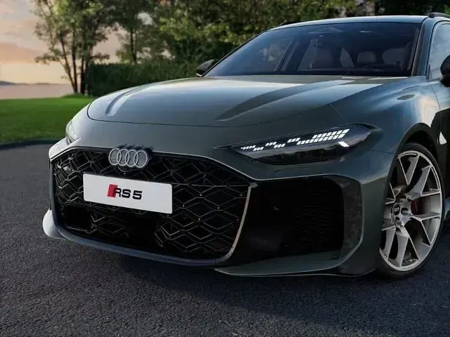 Neu Audi RS5 Ambiente 639 PS (469 kW) 2026 Grün Kombi