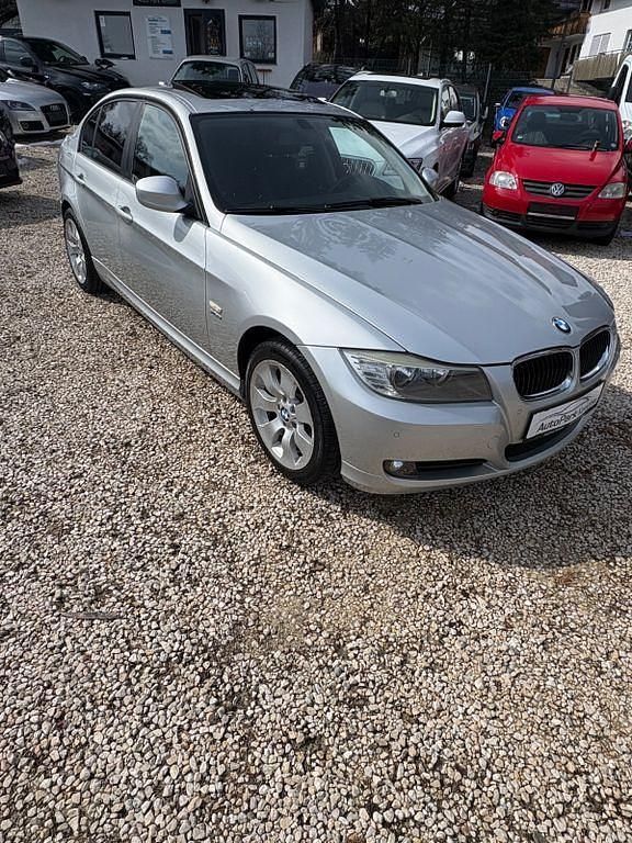 Gebraucht BMW 320 184 PS (135 kW) 2010 Silber Limousine