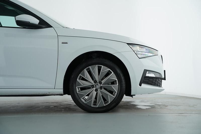 Gebraucht Skoda Scala Clever 110 PS (80 kW) 2022 Moonweiss metallic Kleinwagen