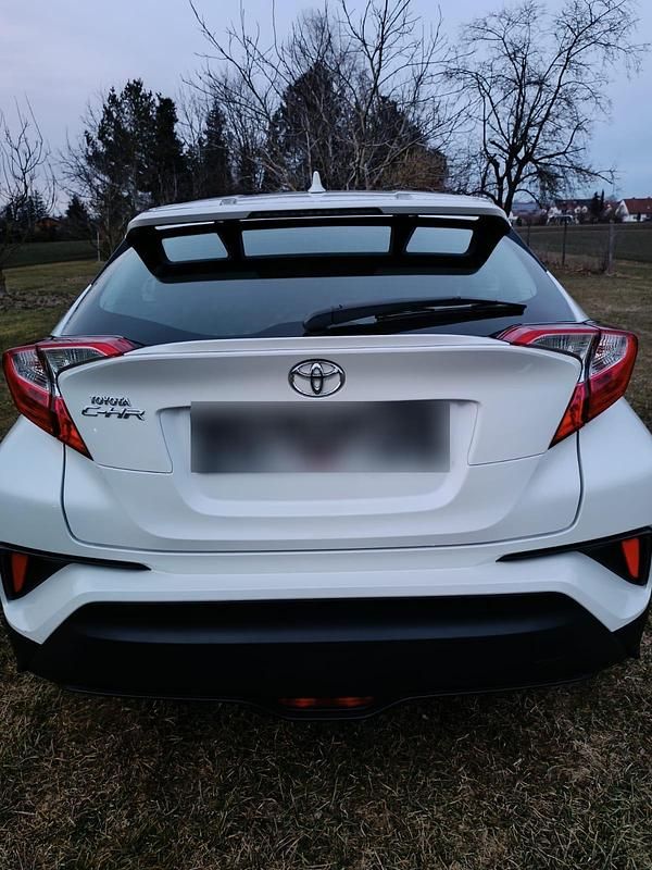 Gebraucht Toyota C-HR 116 PS (85 kW) 2017 Weiß SUV