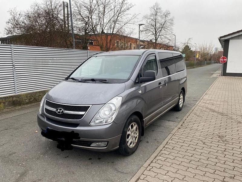Gebraucht Hyundai H-1 170 PS (125 kW) 2011 Grau Van / Kleinbus
