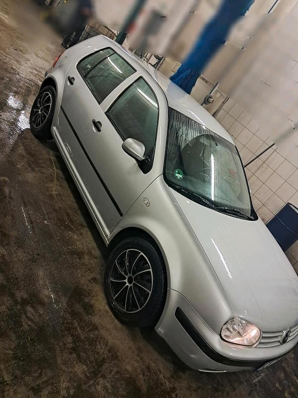 Gebraucht VW Golf IV 105 PS (77 kW) 2000 Silber Kleinwagen