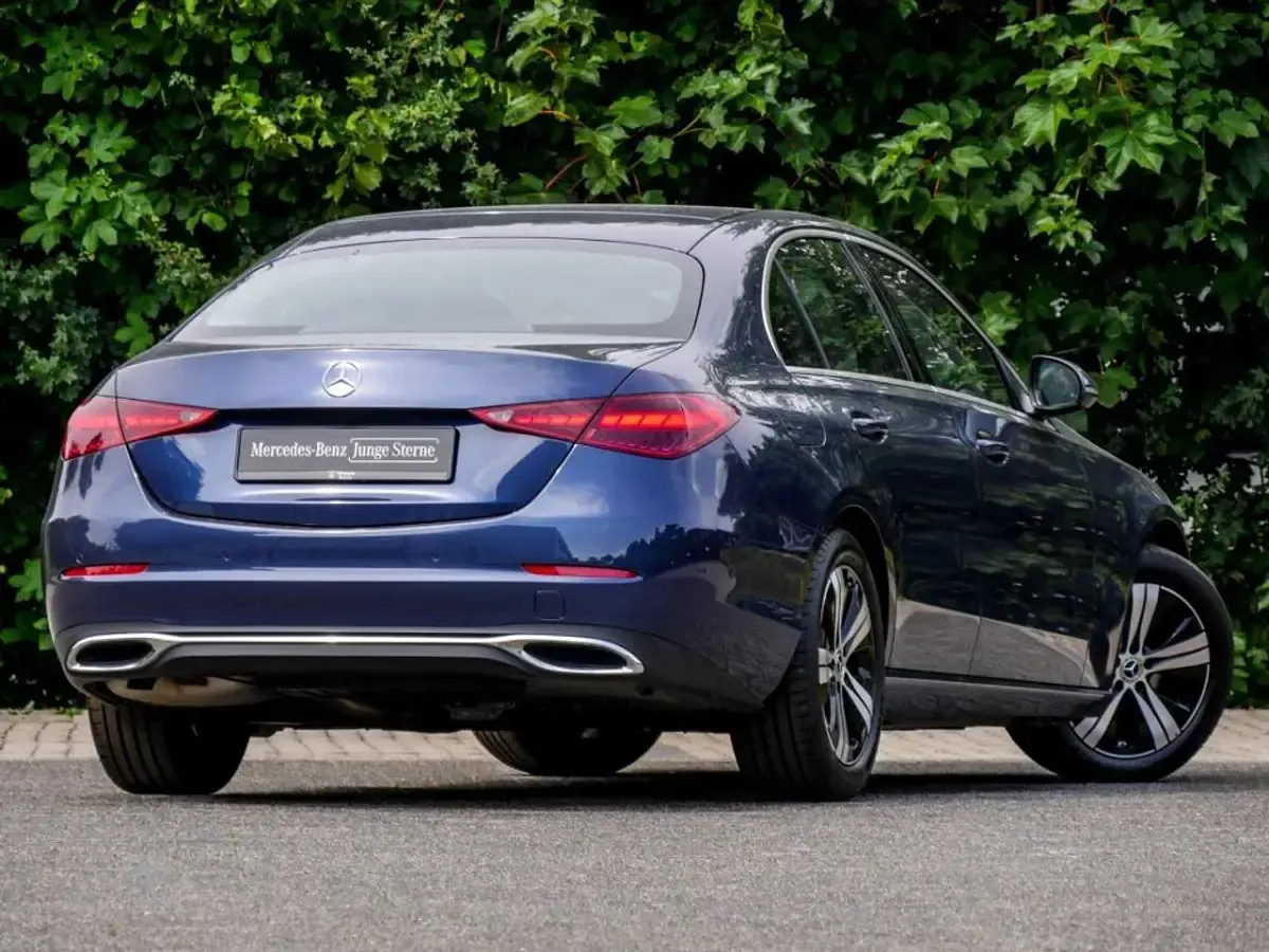 Gebraucht Mercedes C180 Avantgarde 170 PS (125 kW) 2025 Blau metalliclack sodalithblau Limousine