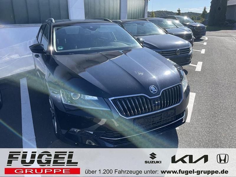 Schwarzmagic perleffekt Gebraucht 2017 Skoda Superb Kombi | 19.995 € (Fairer Preis) - Bild 1/4