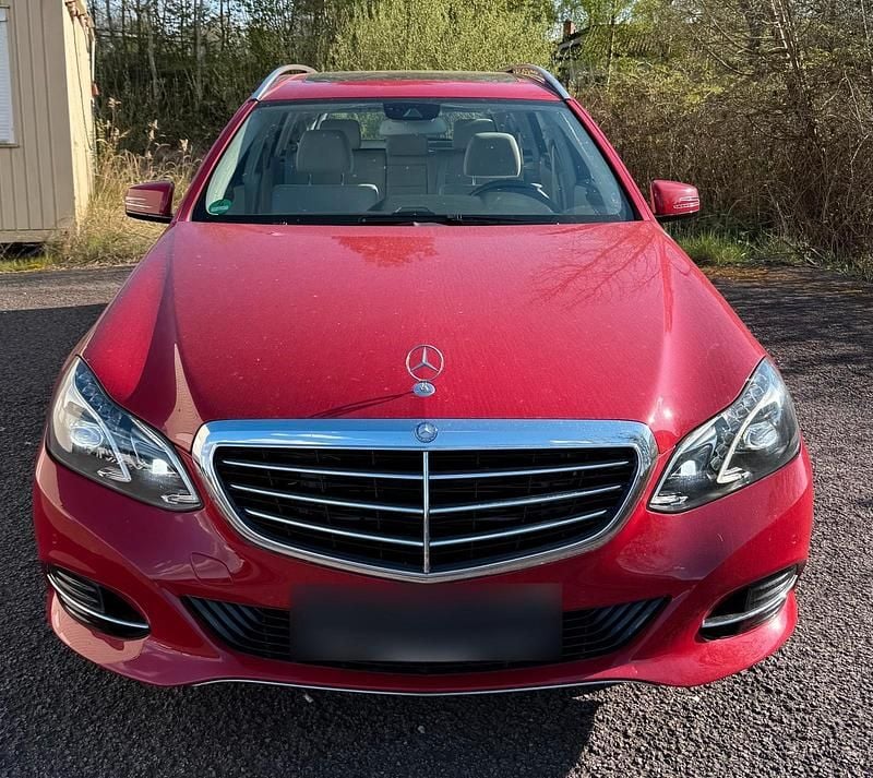 Gebraucht Mercedes E350 252 PS (185 kW) 2013 Rot Kombi
