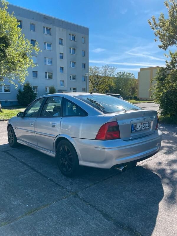 Silber Gebraucht 2001 Opel Vectra Limousine | 1.000 € (Fairer Preis) - Bild 1/4