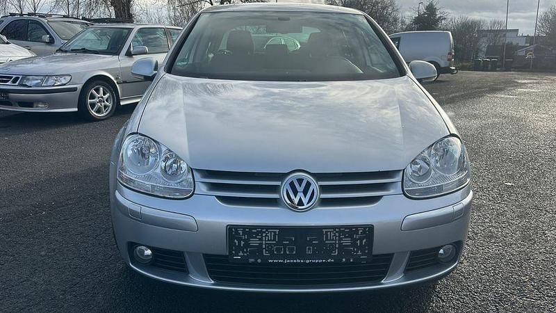 Gebraucht VW Golf 102 PS (75 kW) 2008 Silber Limousine