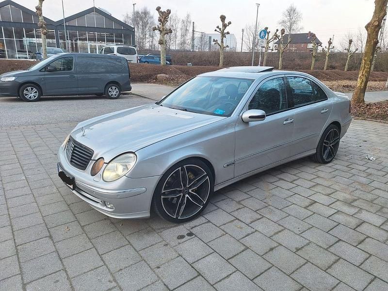 Gebraucht Mercedes E500 Avantgarde 306 PS (225 kW) 2002 Limousine