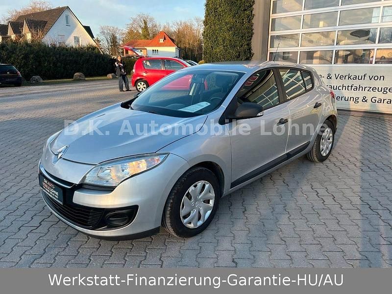 Gebraucht Renault Mégane 101 PS (74 kW) 2013 Silber Limousine