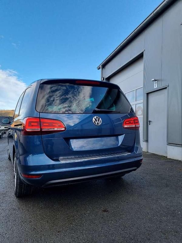 Gebraucht VW Sharan Comfortline 184 PS (135 kW) 2016 Blau Van / Kleinbus