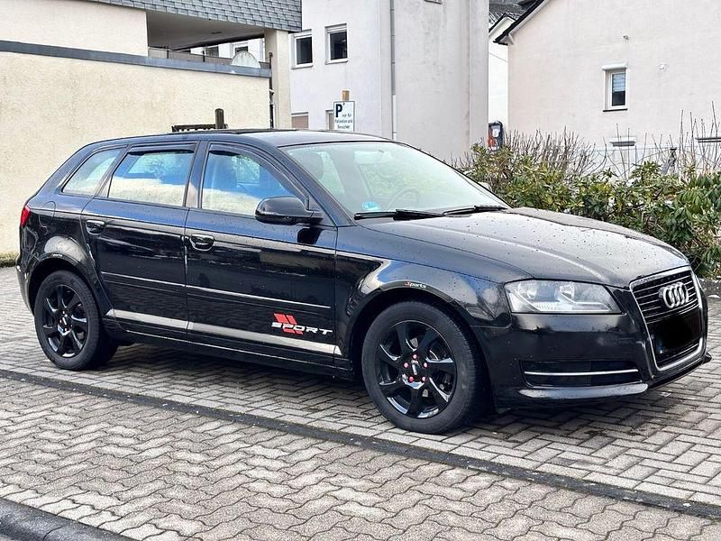 Gebraucht Audi A3 Attraction 105 PS (77 kW) 2012 Schwarz Kleinwagen