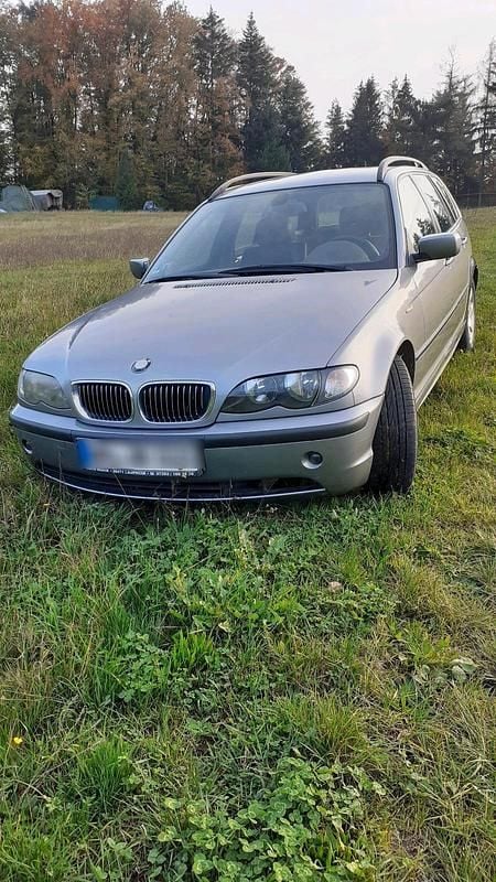 Grau Gebraucht 2005 BMW 320 Kombi | 650 € (Superpreis) - Bild 1/3