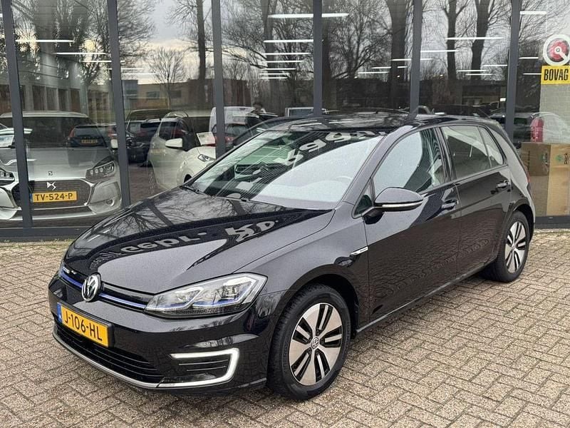 Gebraucht VW Golf 100 kW (136 PS) 2020 Schwarz Limousine