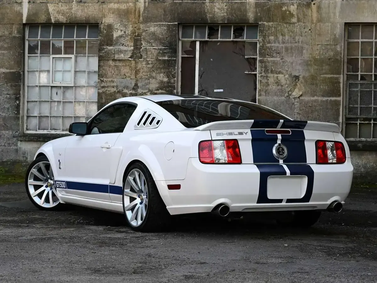 Gebraucht Ford Mustang 300 PS (220 kW) 2008 Weiß Coupé