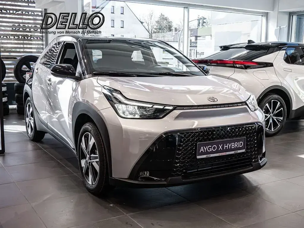 Neu Toyota Aygo X 116 PS (85 kW) 2026 Schwarz SUV
