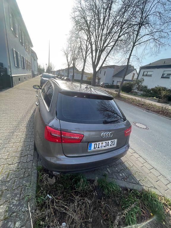 Gebraucht Audi A6 Ambiente 204 PS (150 kW) 2013 Grau Kombi