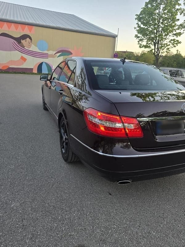 Second-hand Mercedes E350 292 CP (214 kW) 2009 Maro Berlinǎ